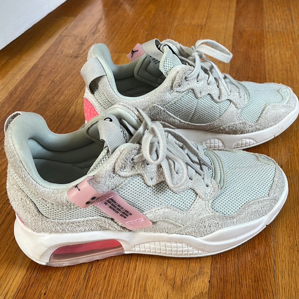 Women’s Air Jordan MA2 Light Bone Sunset Pulse